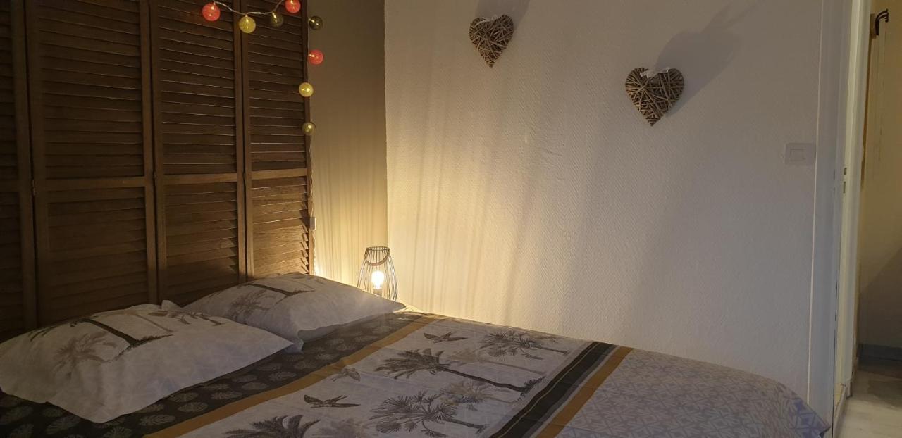 Petite Maison En Pierre Au Coeur Du Perigord Noir Proche De Sarlat Et Rocamadour Salignac Eyvigues المظهر الخارجي الصورة